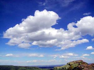 ./figures/nuages_Michael_Jastremski_CCBYSA.jpeg